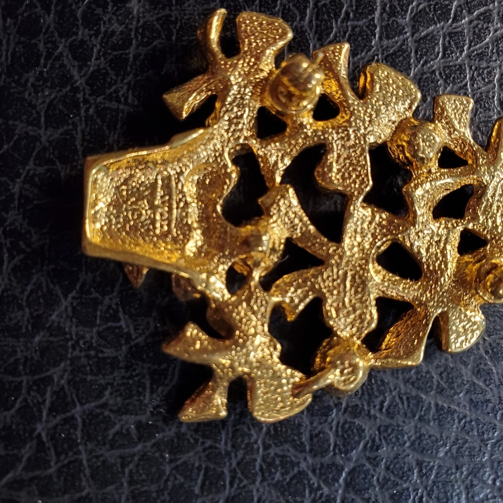 Brooches - Picture 2 of 6